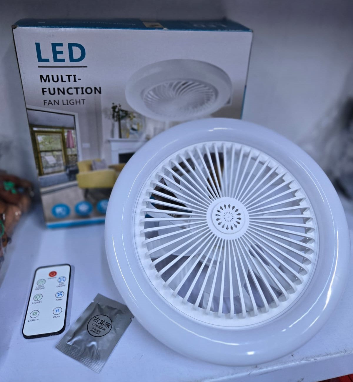 Olvídate del Calor y el Recibo Caro: VentiLuz Pro™ 3 en 1